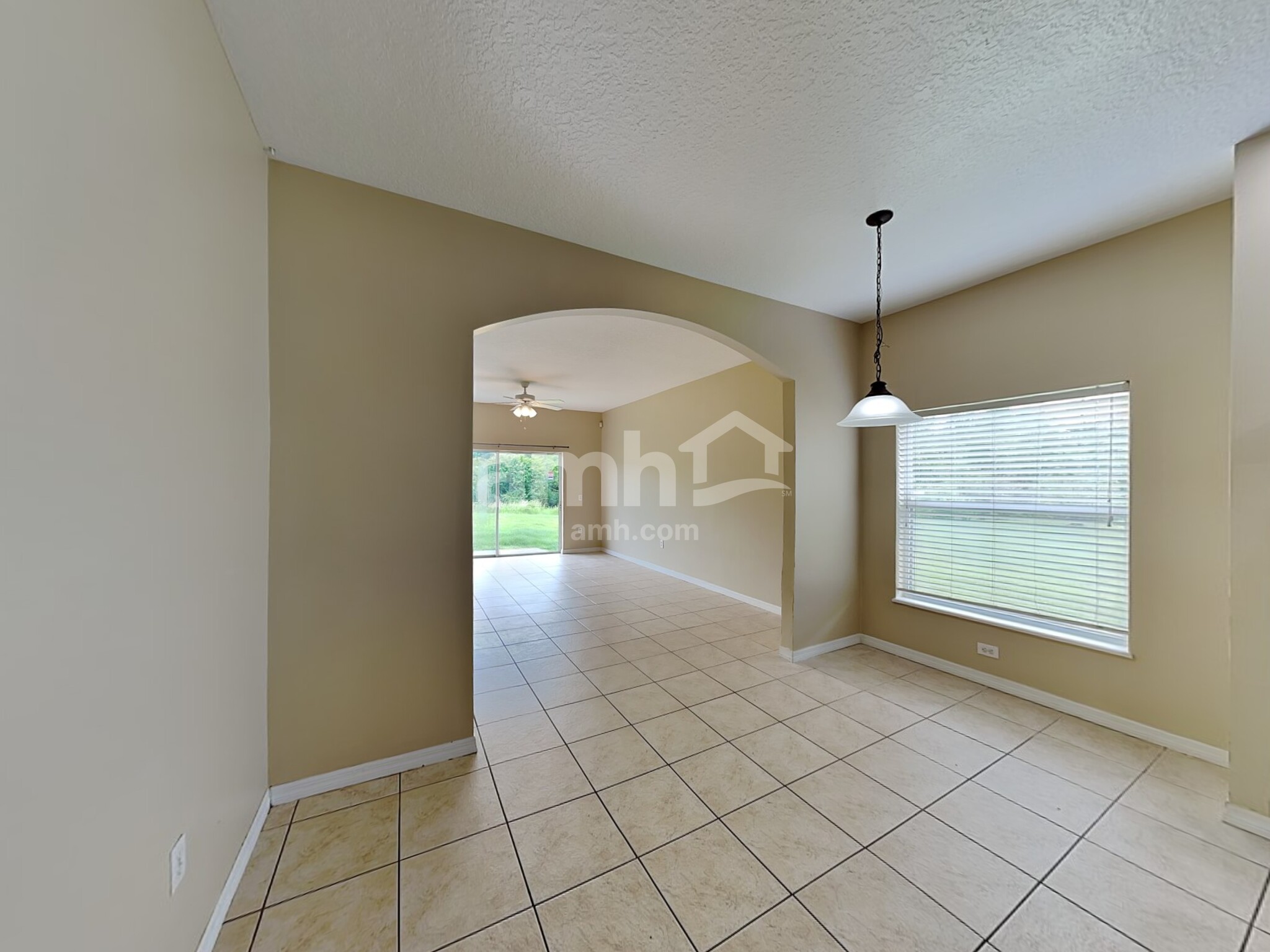 Building Photo - 3112 Dasha Palm Dr