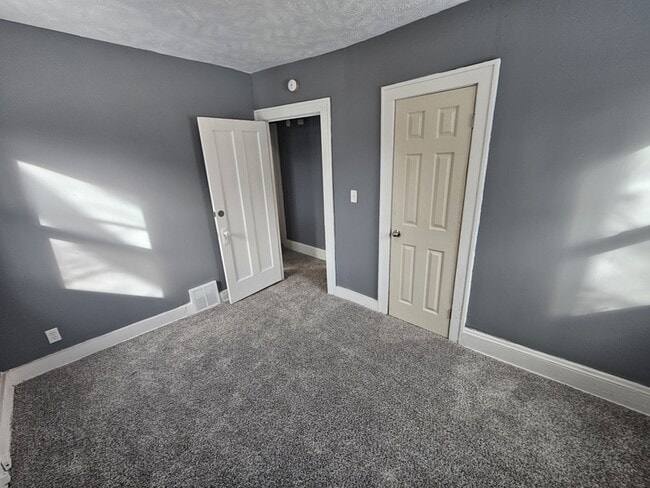 Building Photo - 1149 E 177th St