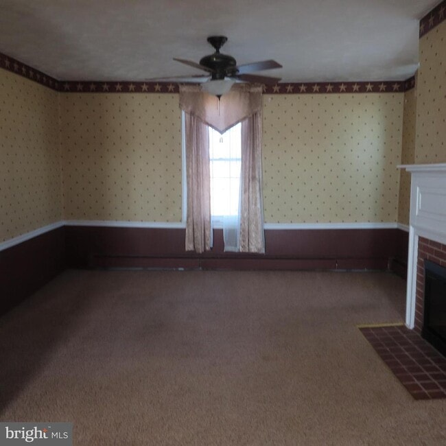 Building Photo - 1410 Gillan Dr