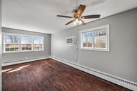 Building Photo - Spacious 1BR/1Bath Available Now!
