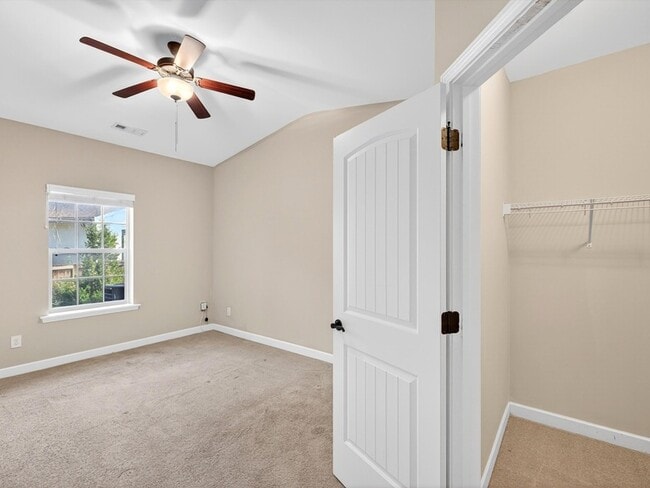 Building Photo - 110 Velena St