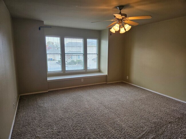 Building Photo - Garden Home in Gated Community