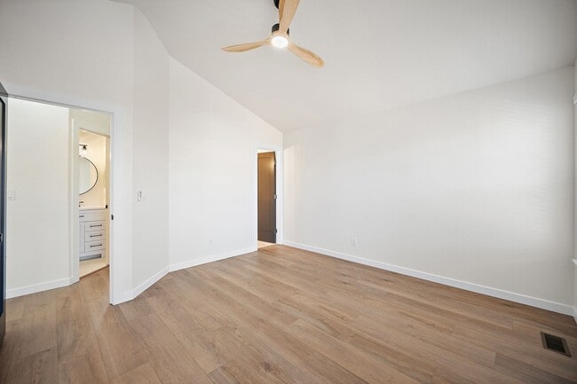 Building Photo - Stunning tri-level remodeled home in Briargate!