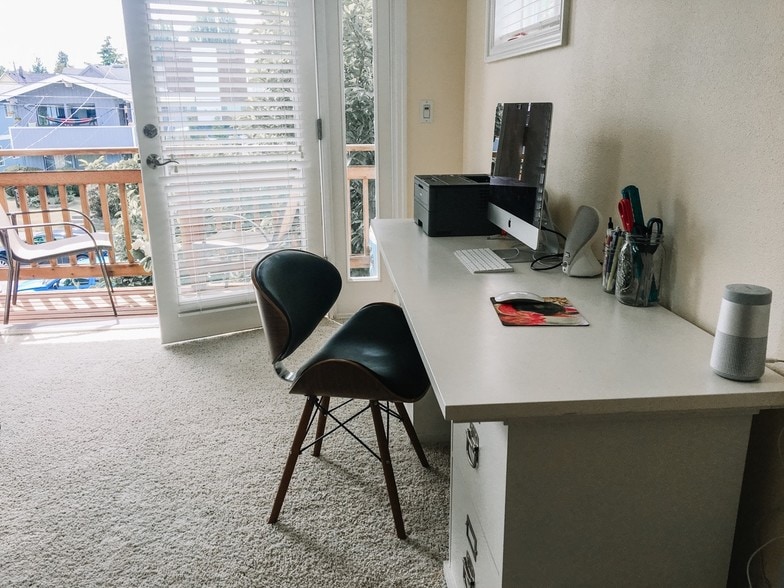 desk - 3030 62nd Ave SW