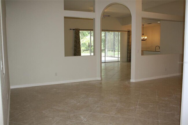 Building Photo - 9115 Pinebreeze Dr