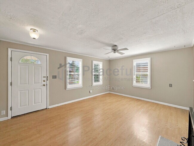 Building Photo - 575 I St