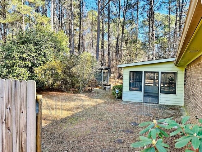 Building Photo - 175 Eli Run