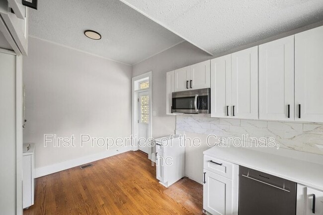 Building Photo - 113 Brawley St