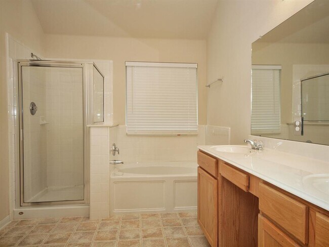 Building Photo - 161 Desert Quail Ln