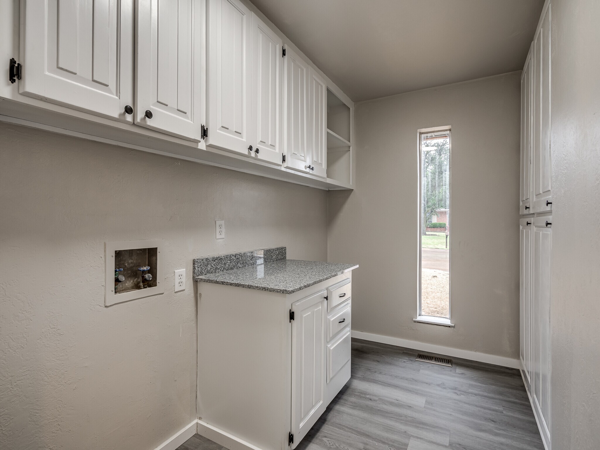 Building Photo - 12136 Thorn Ridge Rd