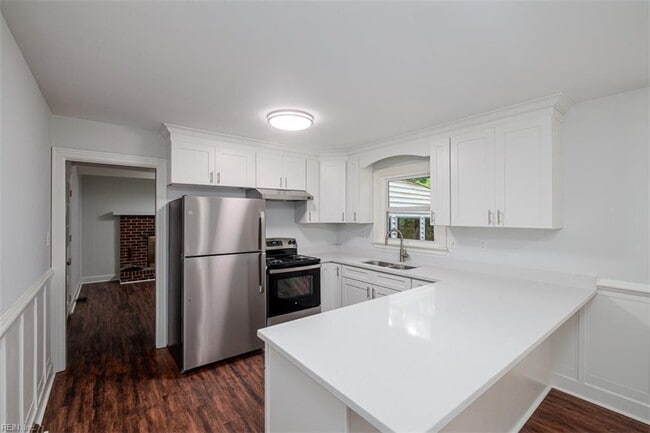 Building Photo - 5525 Greenefield Dr S