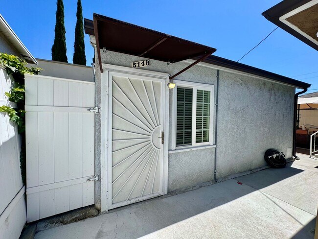 Building Photo - Upgraded 1 bedroom 1 bathroom, Great Glendale Location