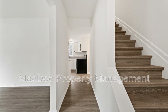 Building Photo - 38 Ocala Ln