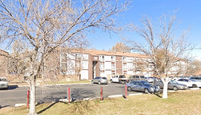 Primary Photo - 630 S Dayton St