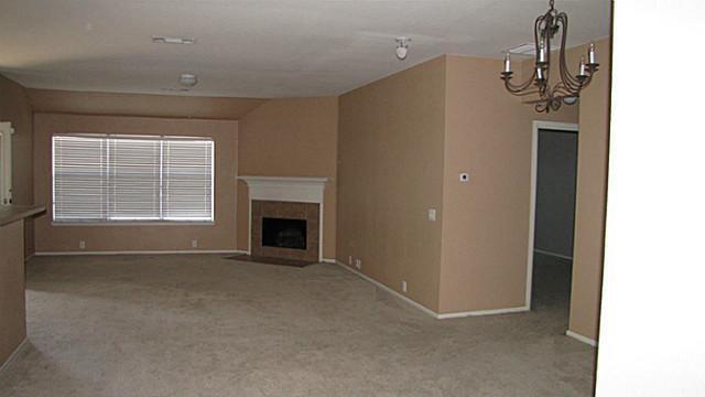 Building Photo - 2009 Fawn Dr
