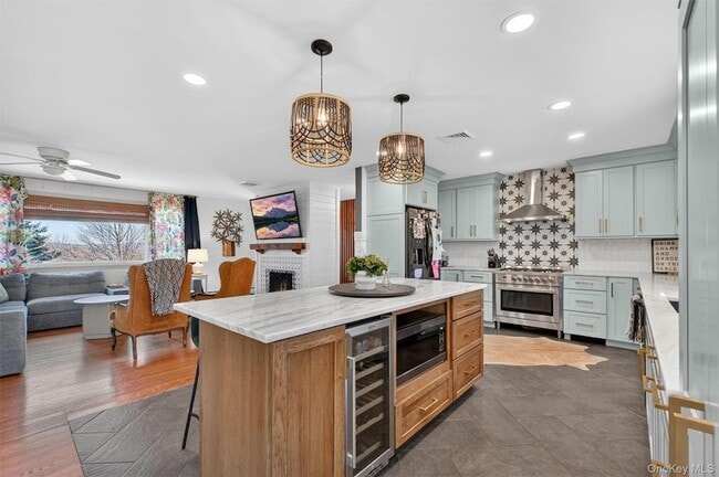 Building Photo - 49 Clover Hill Dr