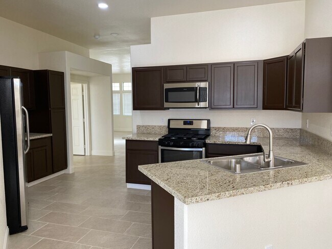 Building Photo - 2252 Bridle Wreath Ln