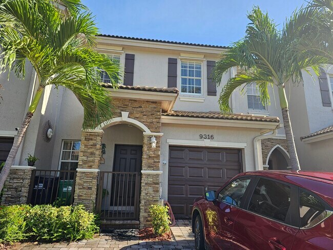 Primary Photo - 9316 SW 221st St