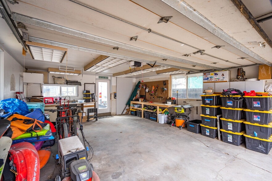 Building Photo - 1811 13th Ave