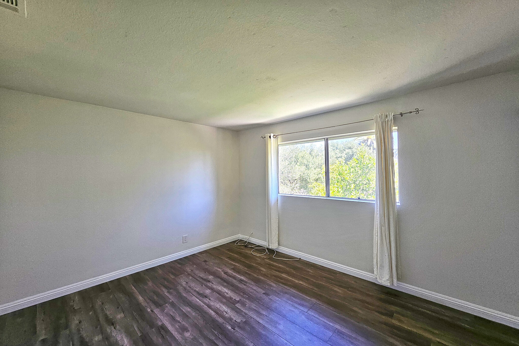 Building Photo - 1454 E Orange Grove Blvd