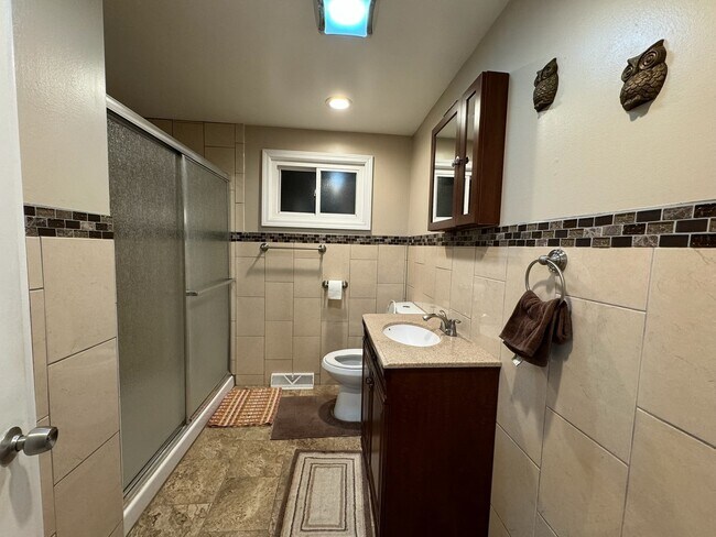Building Photo - 9 E Judith Ann Dr