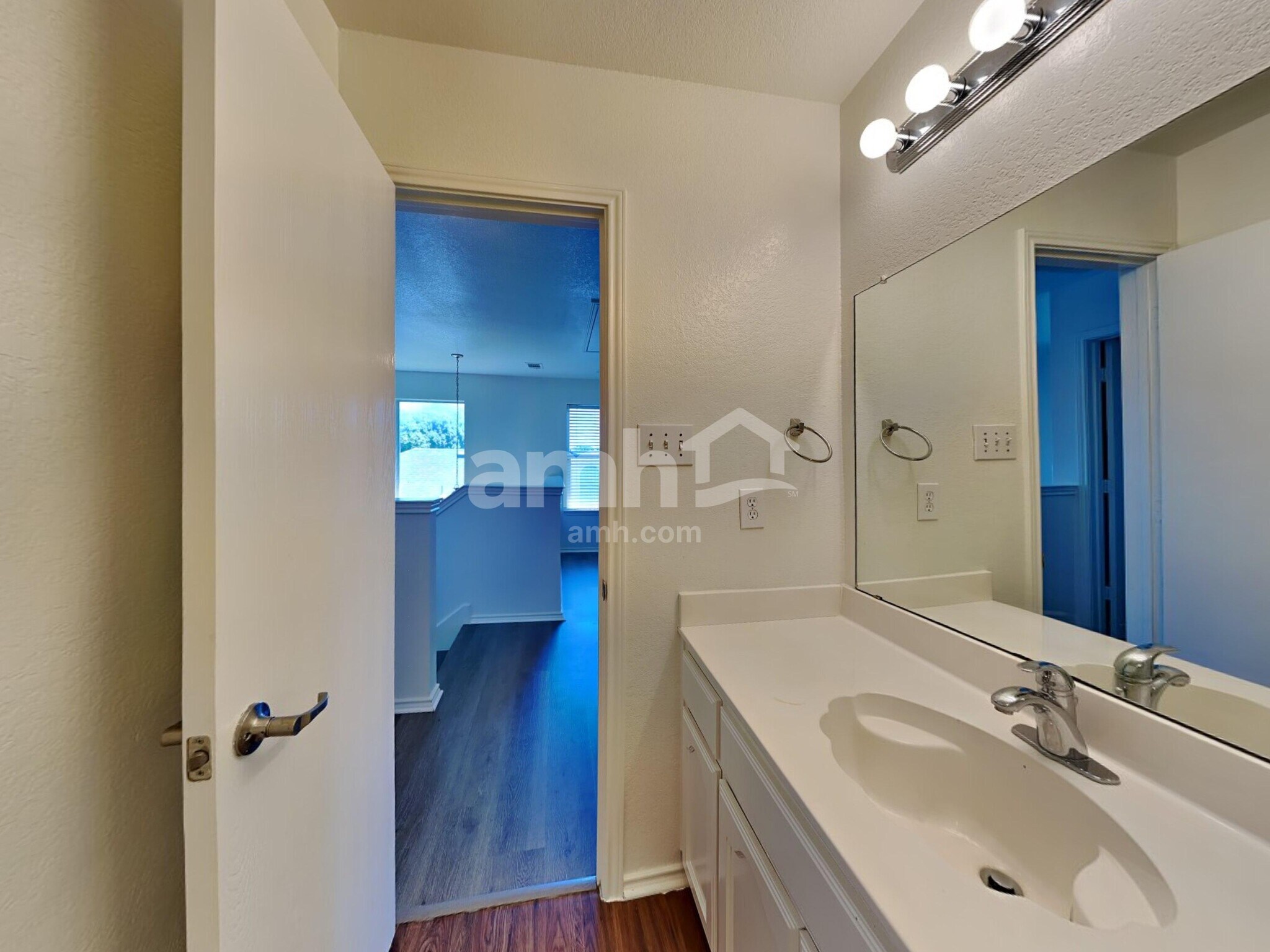 Building Photo - 1137 Boxwood Dr