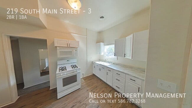 Building Photo - 219 S Main St