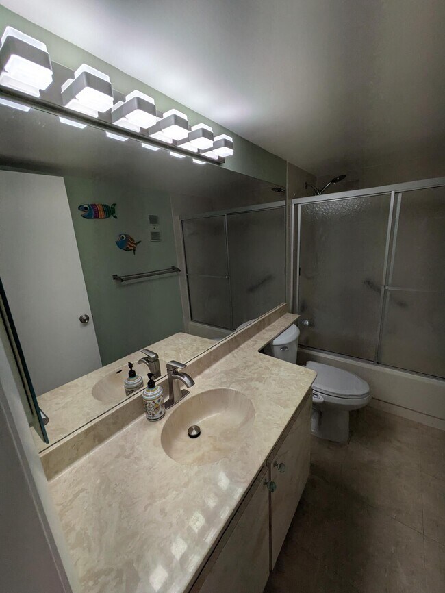 Building Photo - 4725 Lucerne Lakes Blvd E