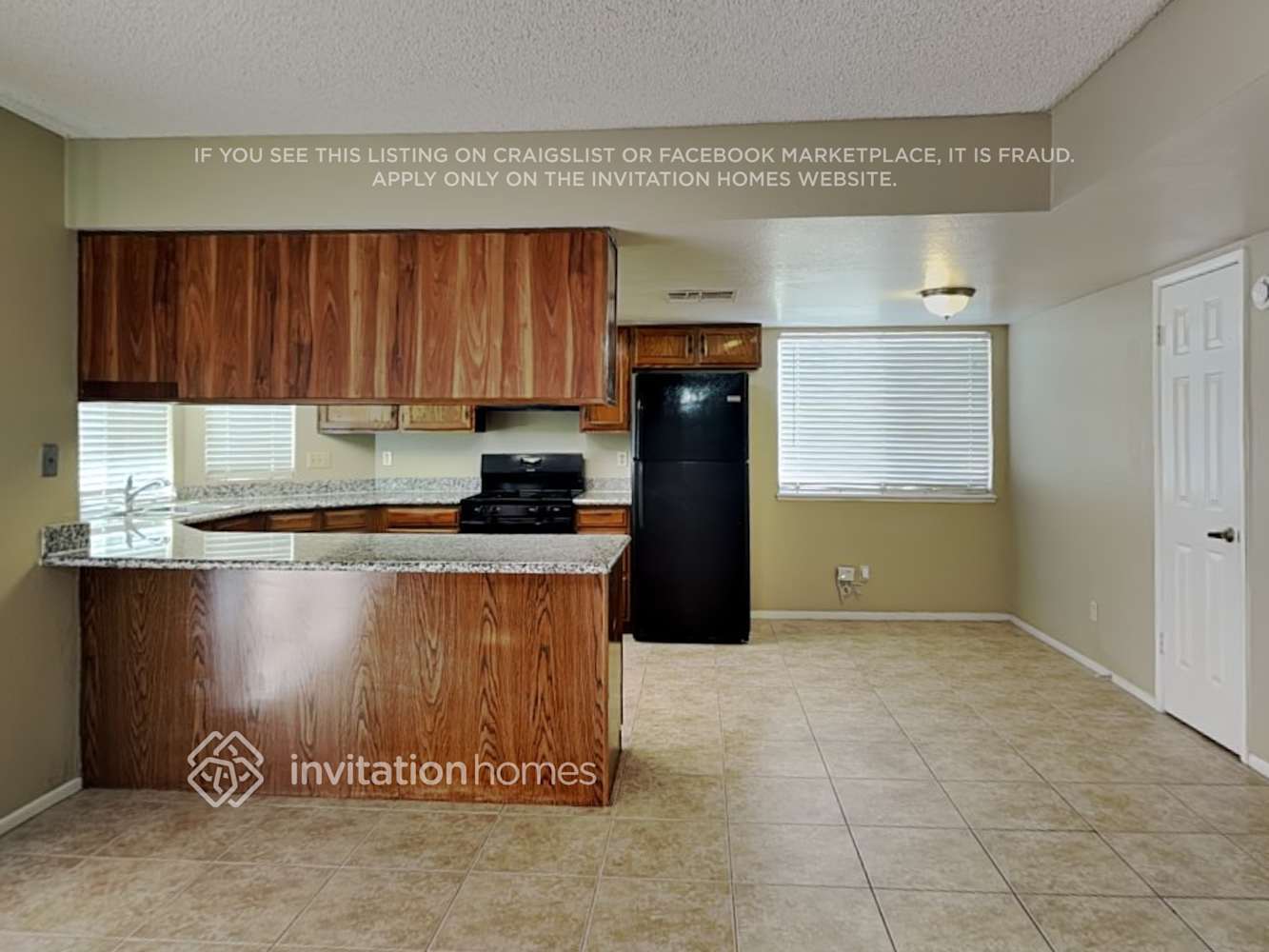 Building Photo - 1515 W Yukon Dr