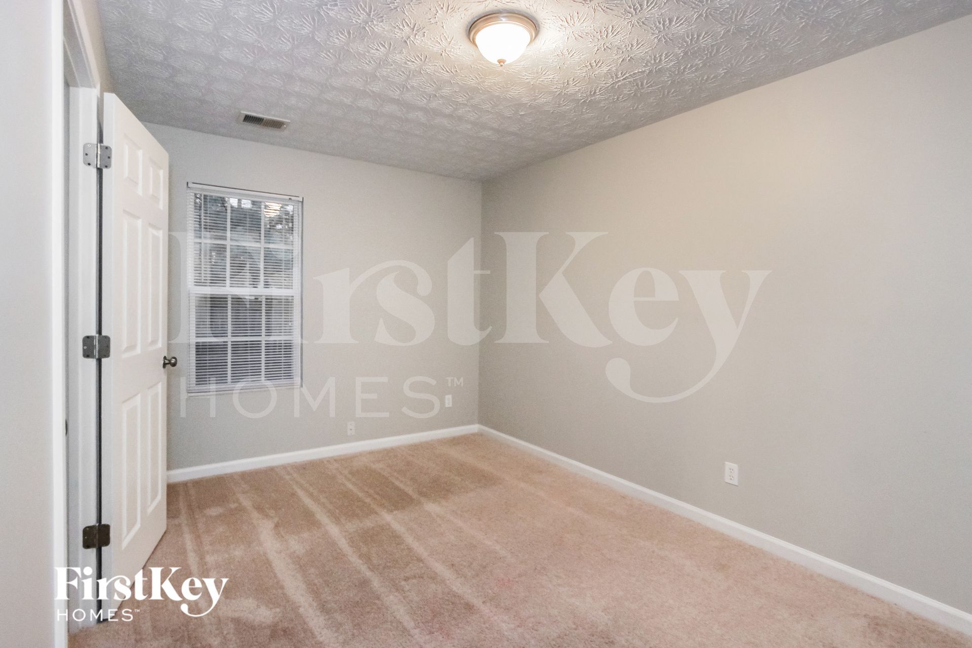 Building Photo - 3342 Crestview Ct