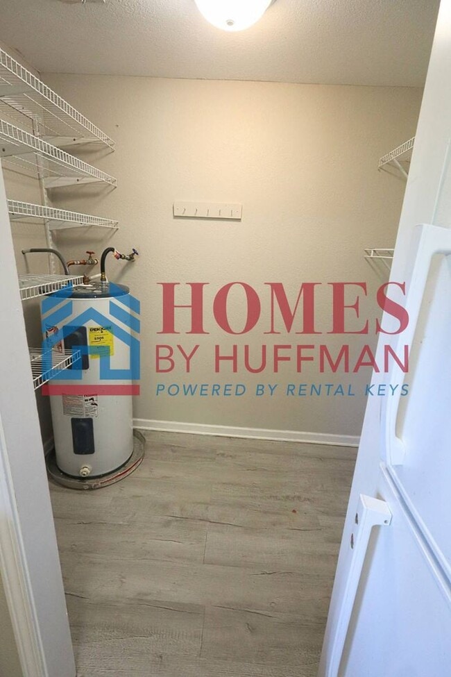 Building Photo - Three Bedroom House | Move in Ready | Princeton