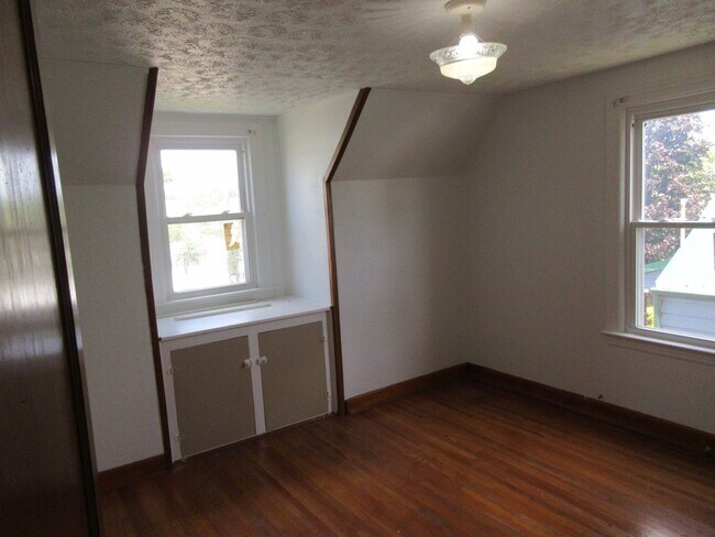 Building Photo - 3510 Elm St