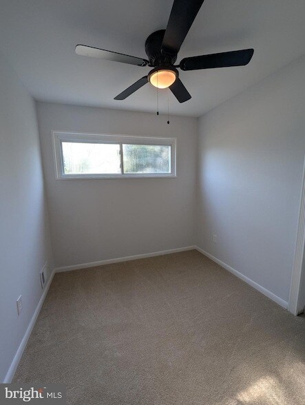 Building Photo - 6327 Willowood Ln
