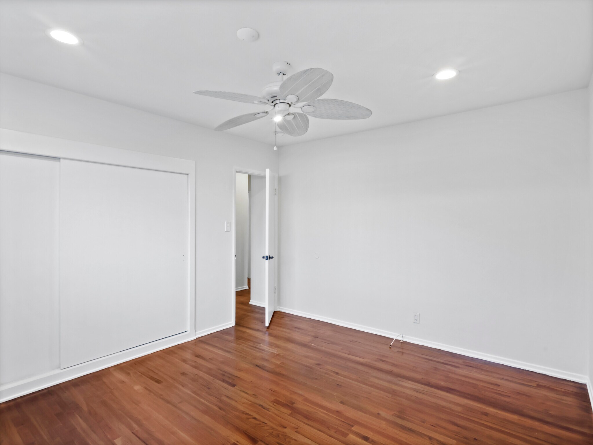 Building Photo - 4918 1/2 Tujunga Ave