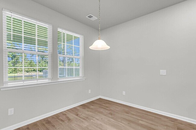 Building Photo - Beautiful 3 Bedroom 2.5 Bath Home In Goose...
