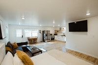 Building Photo - 1908 Morrow Ave