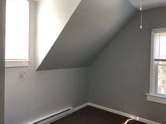 Building Photo - 7 Old Orchard Ln