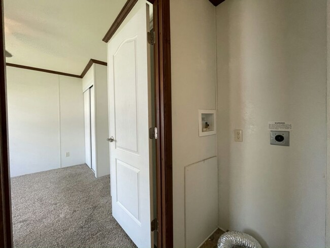 Building Photo - 757 Harbor Cir