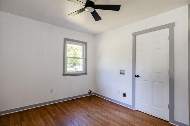 Building Photo - 578 Victory Hwy