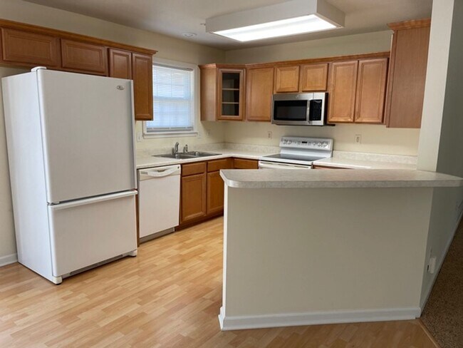 Building Photo - Spacious 3BR Home with Fenced Yard, 2-Car Garage & Great South Columbia Location