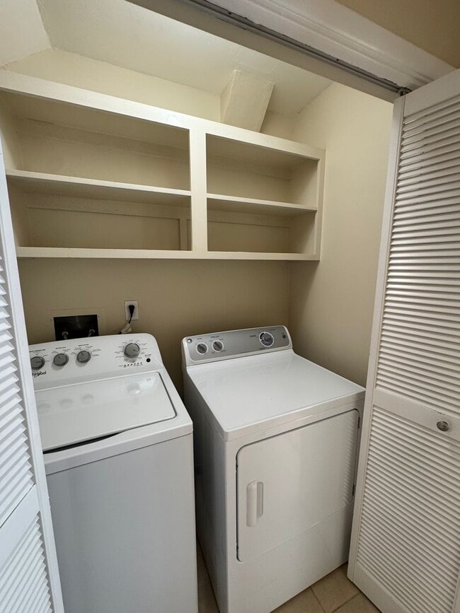 Building Photo - 3/2.5/2 Townhome located in Kuapa Isle-Wat...