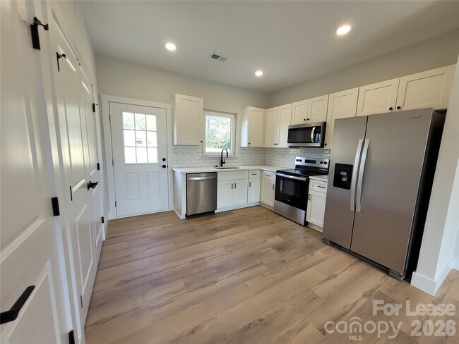 Building Photo - 1214 Pearl St