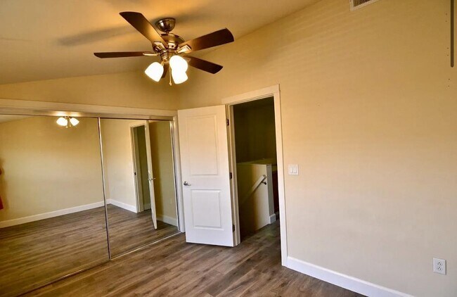 Building Photo - 201 Cahill Park Dr