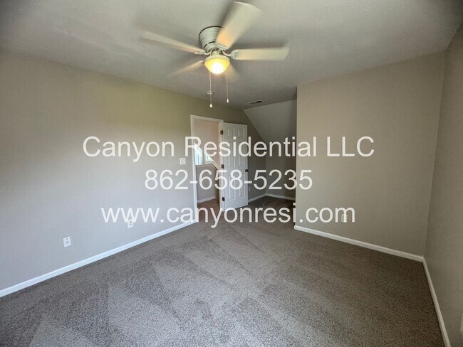 Building Photo - Charming 3-Bedroom Home in Raeford, NC