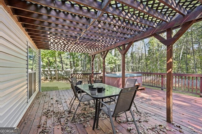 Building Photo - 255 Squire Ln