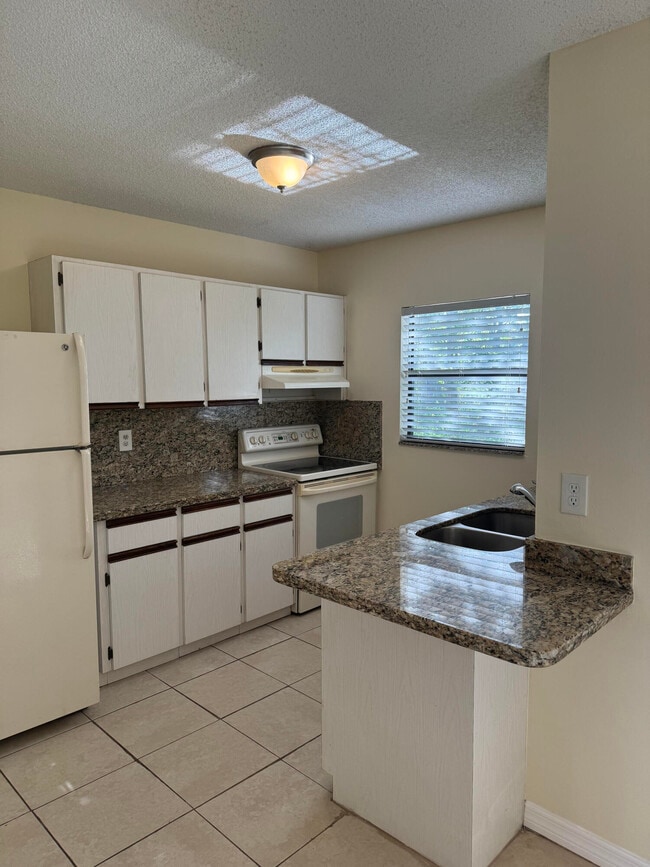 Building Photo - 11406 NW 45th St