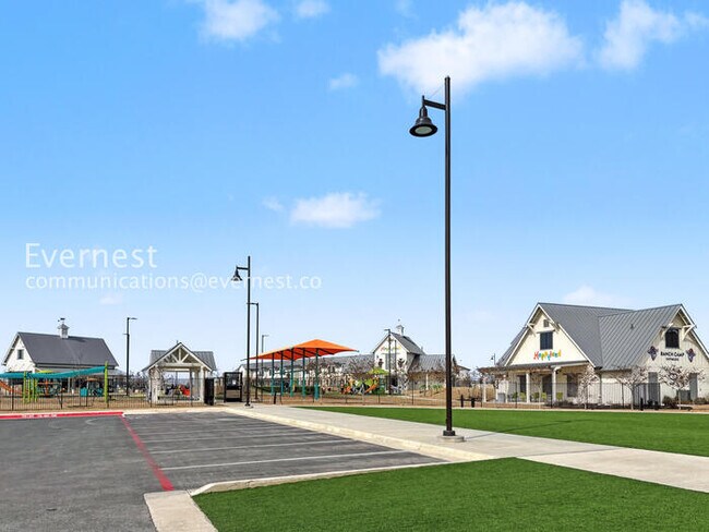 Building Photo - PROMO: Get $1,000 OFF the first month’s rent when the lease starts this month of March! / 5 Bed/4...