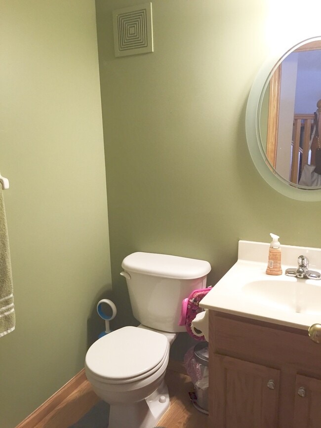 Building Photo - Spacious 3Br/3Ba TH in Eagan!!