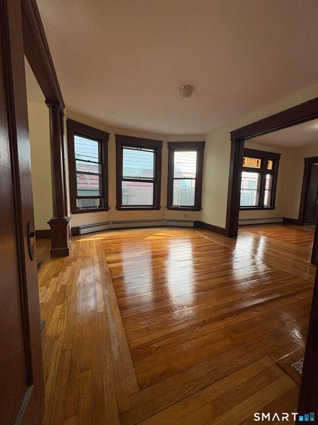 Building Photo - 788 Elm St