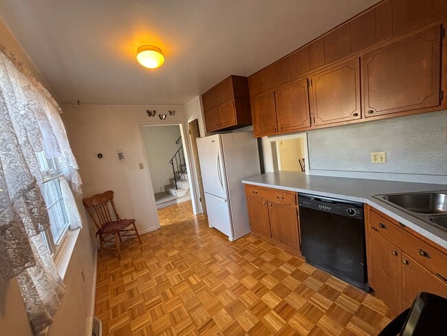 Building Photo - 2004 Hale Ct